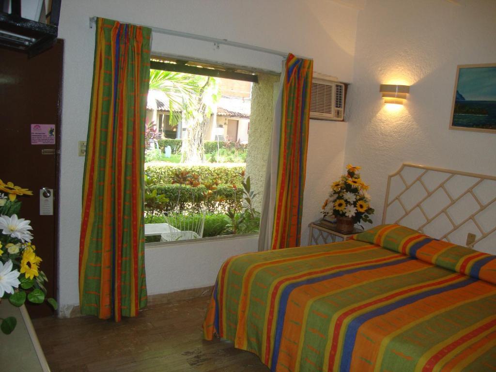 Sands Acapulco Hotel&Bungalows Bagian luar foto
