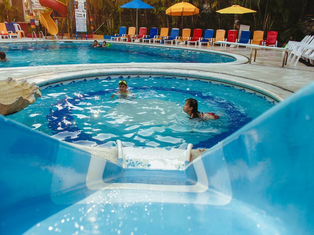 Sands Acapulco Hotel&Bungalows Bagian luar foto